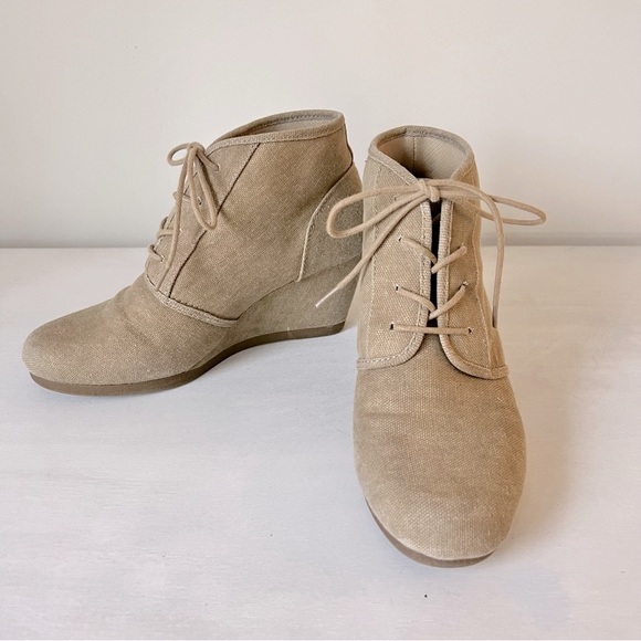 American Eagle Canvas Wedge Lace Up Bootie - Picture 2 of 6